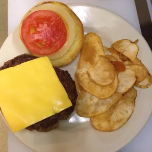 Cheeseburger and chips