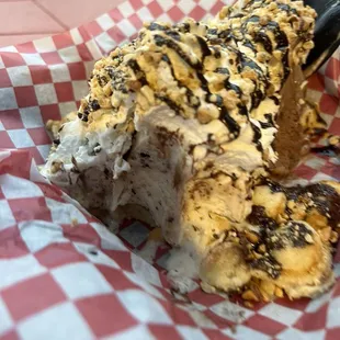 They give you plenty of ice cream that's for sure . There was enough for me and my husband to share.