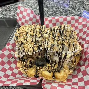 The villain with bubbie cup a scoop of chocolate and of Fat Elvis!! Delicious