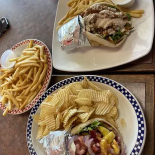 Lunch was AMAZING! Such a gem in Rochester! The best veggie pita wrap you'll ever have . So grateful to find this!