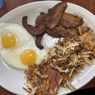 Eggs,bacon and extra crispy hasbrowns