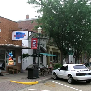 Sidewalk Dining