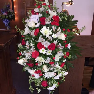 Beautiful Standing Spray on short notice. More than I had hoped for. Great Work!