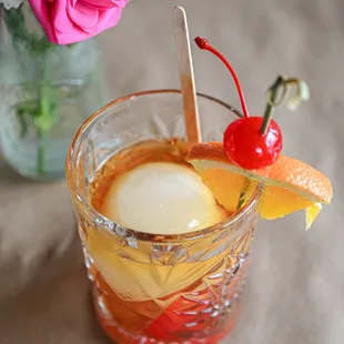 dessert, drink
