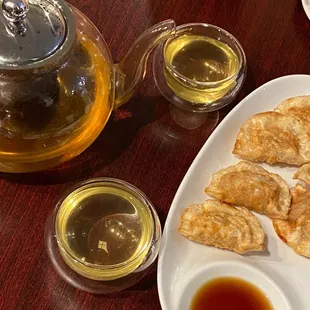 Dumplings (6) and Tea