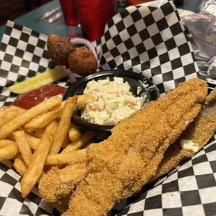 3 piece fish plate.