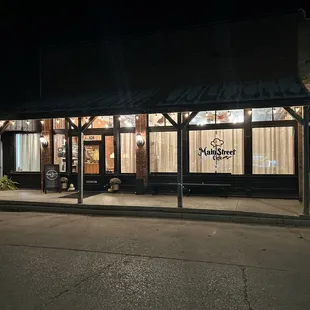 Front of the restaurant! Beautiful!