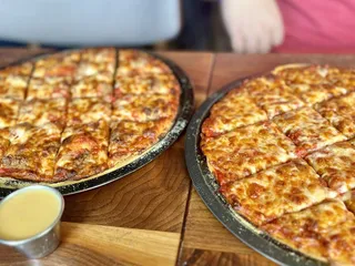 Hillary's Chicago Pizza