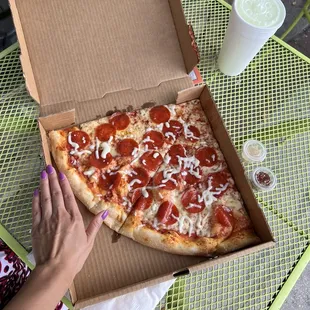 food, pizza