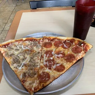 The lunch special (2x 1 topping slices and a drink) $8.95