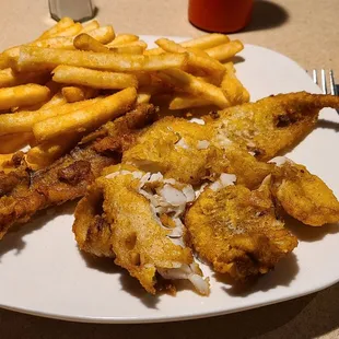 chicken wings and fried chicken, food