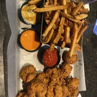 food, fried chicken, bbq wings, poultry, fried chicken wings, chicken, bbq chicken, chicken wings and fried chicken, chicken wings