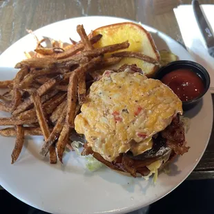 Pimento Cheeses Burger