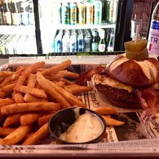 Build ur own pretzel bacon bleu burg with egg. Great burg @ med &amp; cool drinkers bar!