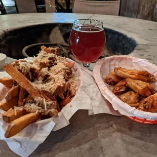 food, chicken wings and fried chicken