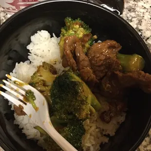 Good food and good customer service is NOT at Mainland carry out.......