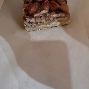 Caramel pecan bar