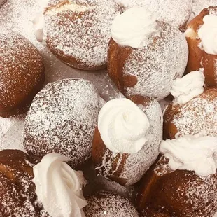 Fresh Donuts! Come and get em while they last!!