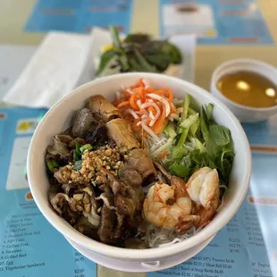 Grilled combo vermicelli noodles