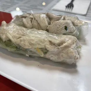 chicken wrapped in lettuce