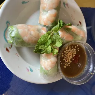 Fresh shrimp roll