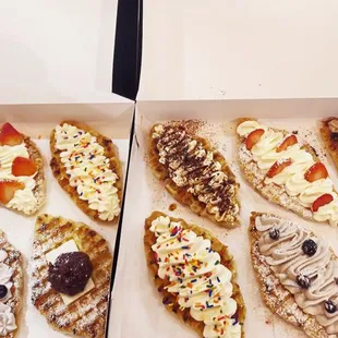 #Croffle  #Strawberry #Blueberry #Chocolate #Caramel #tramisu #Birthday #Redbeanangbutter #Bakery #Dessert