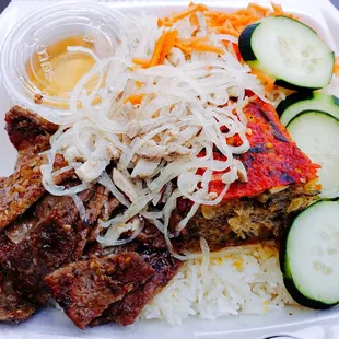 Grilled Pork and Egg Cake Combo with Shredded Pork Skin