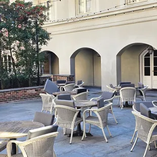 It's a beautiful hotel and a beautiful swamp trip.Staff is lovely besides that.It's why I said it's a good place to visit very different.