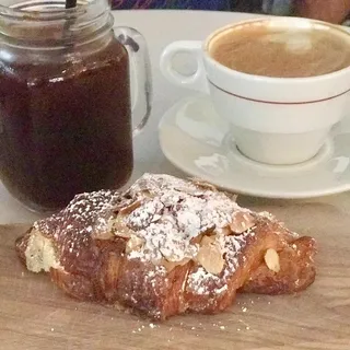 Croissant Aux Amandes