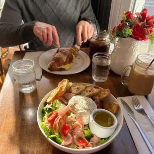 L&apos;Italienne salad and Croissant Sandwich salad