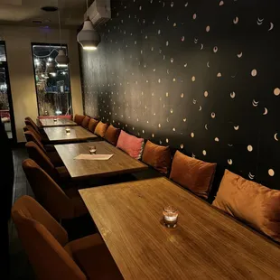 sushi and sashimi, interior