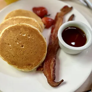Kids pancake plate with bacon