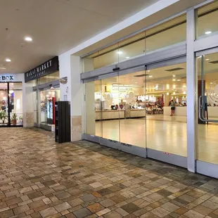 Outside Makai Entrance