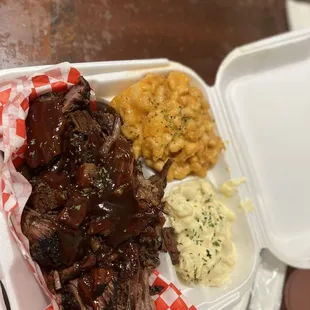 Best brisket and Mac n cheese I've had in sac!! The owners of the truck are lovely kind souls!