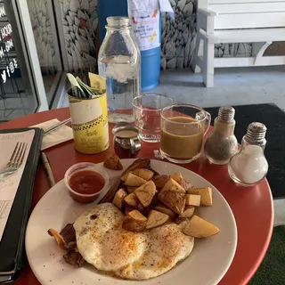 Eggs, Bacon & Potato Skillet