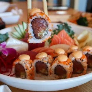 Spicy Tuna Roll (sushi-sashimi combo) @tiffhuangry