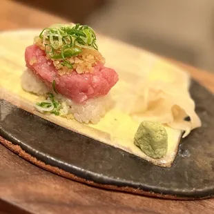 Toro takuen scallion grab handroll