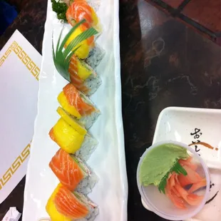 Mango & Salmon Roll