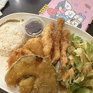 22. 3 Pieces Shrimp Tempura and 4 Pieces Vegetables