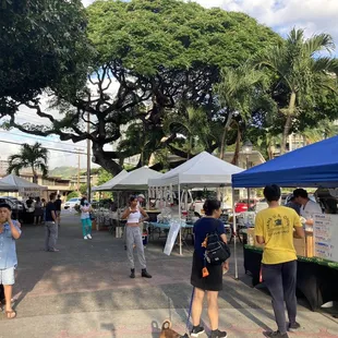 A view of the market. Wasn't able to take all sides but there are more vendors