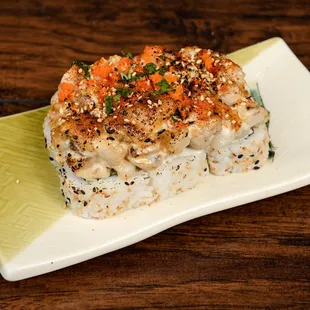 a close up of a makinjang sushi