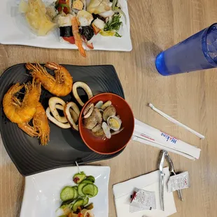 Shrimp was pretty good.. Sushi wasn't too bad.  Seaweed salad not that good.