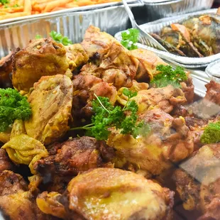 chicken wings and fried chicken, chicken wings, chicken, poultry, bbq wings, fried chicken, bbq chicken, fried chicken wings, food