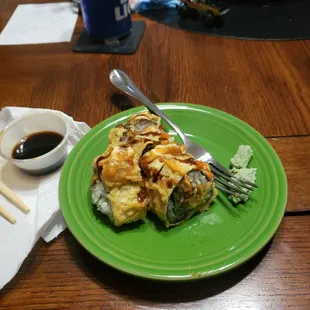 Godzilla roll. It's deepfried my friends. Mmmmmmmm