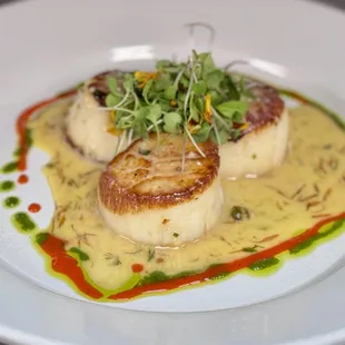 Seared Sea Scallops
16
Three Sea Scallops with a Lemon Saffron Cream