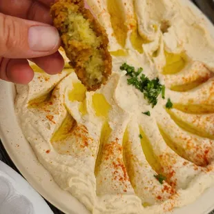 Falafel, hummus