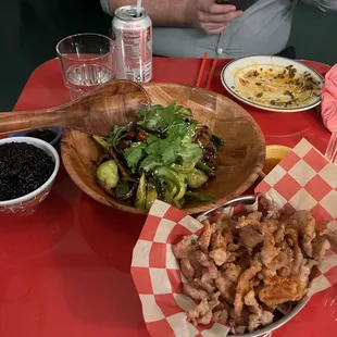 Popcorn chicken, dry pot, purple rice