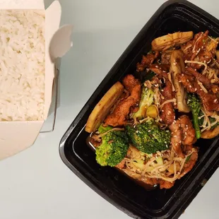 Lunch special:  BEEF PLEASE Beef Tenderloin, Broccoli, Lotus Root, Enoki Mushroom. Rice is included.