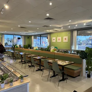 sushi and sashimi, interior