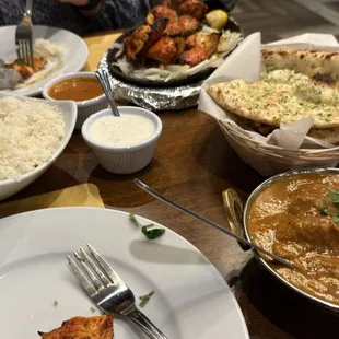 Everything was so good!  Chicken madras was amazing!  Got it hot which was just right for me.